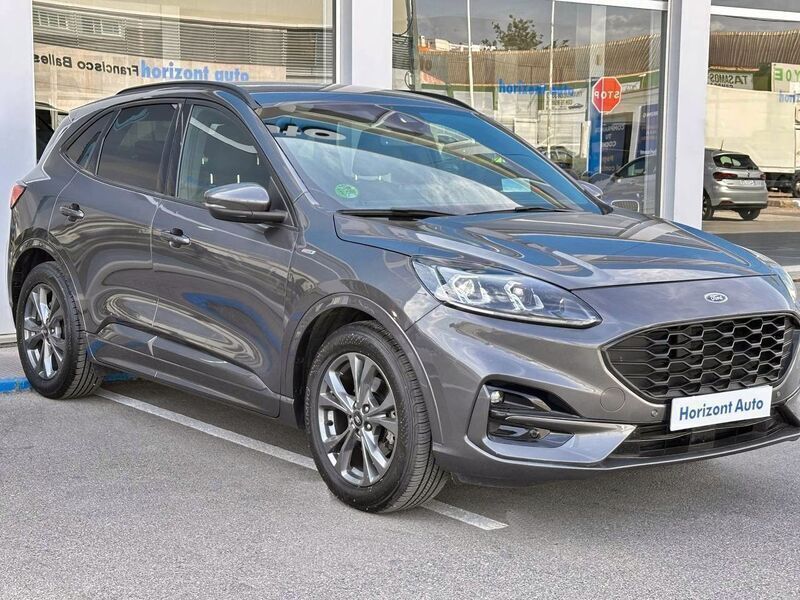 Usado Ford Kuga ST-Line 120 CV (88 kW) 2022 Gris SUV