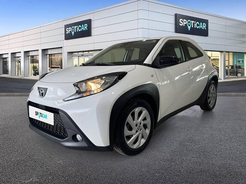 Usado Toyota Aygo Play 72 CV (52 kW) 2023 Blanco