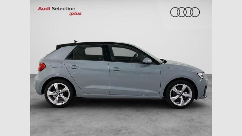 Usado Audi A1 Sportback Advanced Plus 116 CV (85 kW) 2024 Gris flecha (efecto perla)/techo negro mito Utilitario