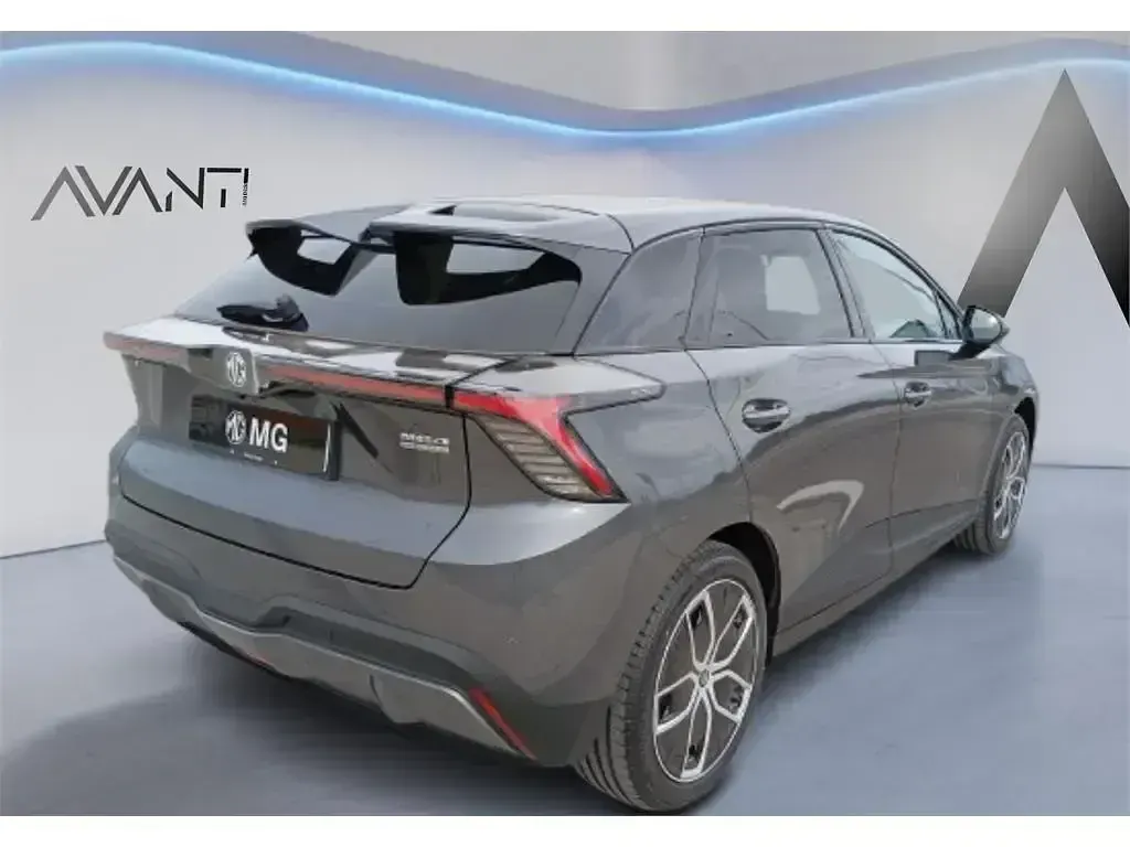 Begagnad MG MG4 EV Luxury 150 kW (204 HK) 2025 Grå Halvkombi