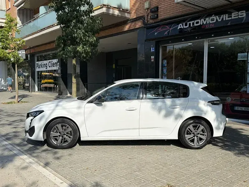 Usado Peugeot 308 Active 130 CV (95 kW) 2022 Blanco Berlina