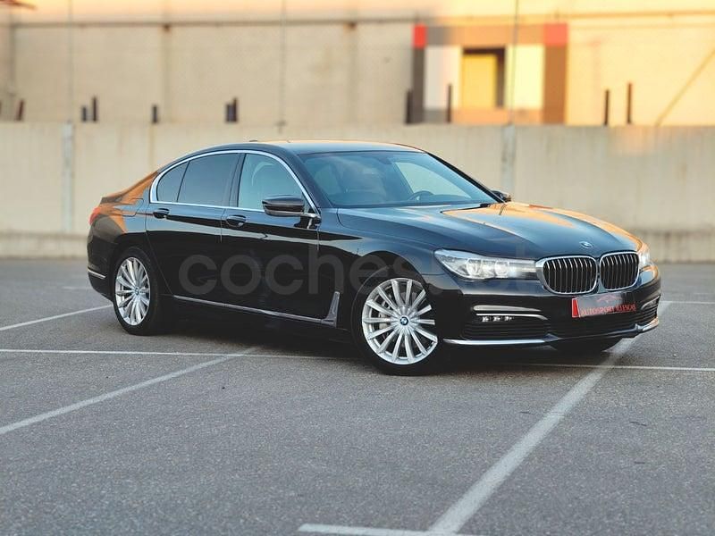 Usado BMW 730 Comfort Edition 265 CV (194 kW) 2018 Gris / plata Berlina