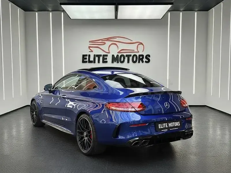 Usado Mercedes C63 AMG 476 CV (350 kW) 2019 Azul Coupe