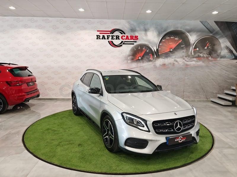Usado Mercedes GLA200 136 CV (100 kW) 2018 Gris / plata SUV