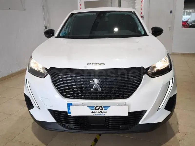 Usado Peugeot 2008 Active 110 CV (80 kW) 2022 Blanco SUV
