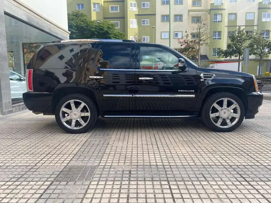 Usado Cadillac Escalade 409 CV (300 kW) 2011 Negro SUV