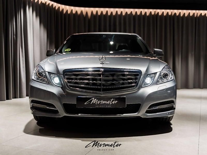 Usado Mercedes E250 Avantgarde 204 CV (150 kW) 2013 Gris / plata Berlina