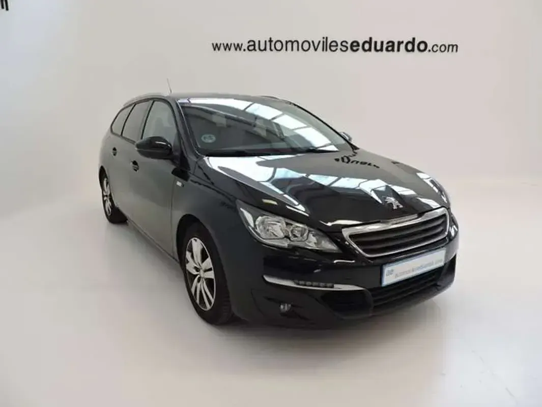 Usado Peugeot 308 SW Style 120 CV (88 kW) 2017 Negro Familiar