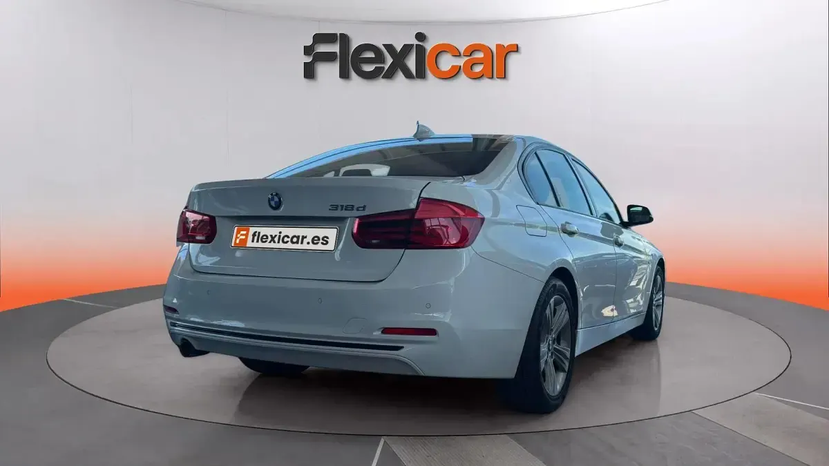 Usado BMW 318 150 CV (110 kW) 2018 Blanco Berlina