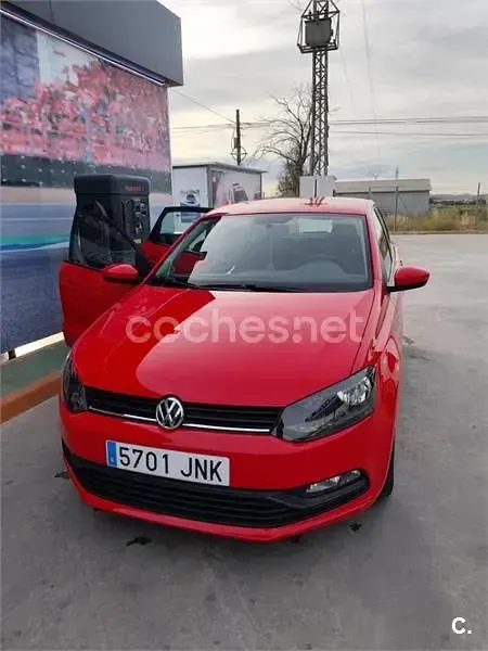 Usado VW Polo 75 CV (55 kW) 2016 Rojo Berlina