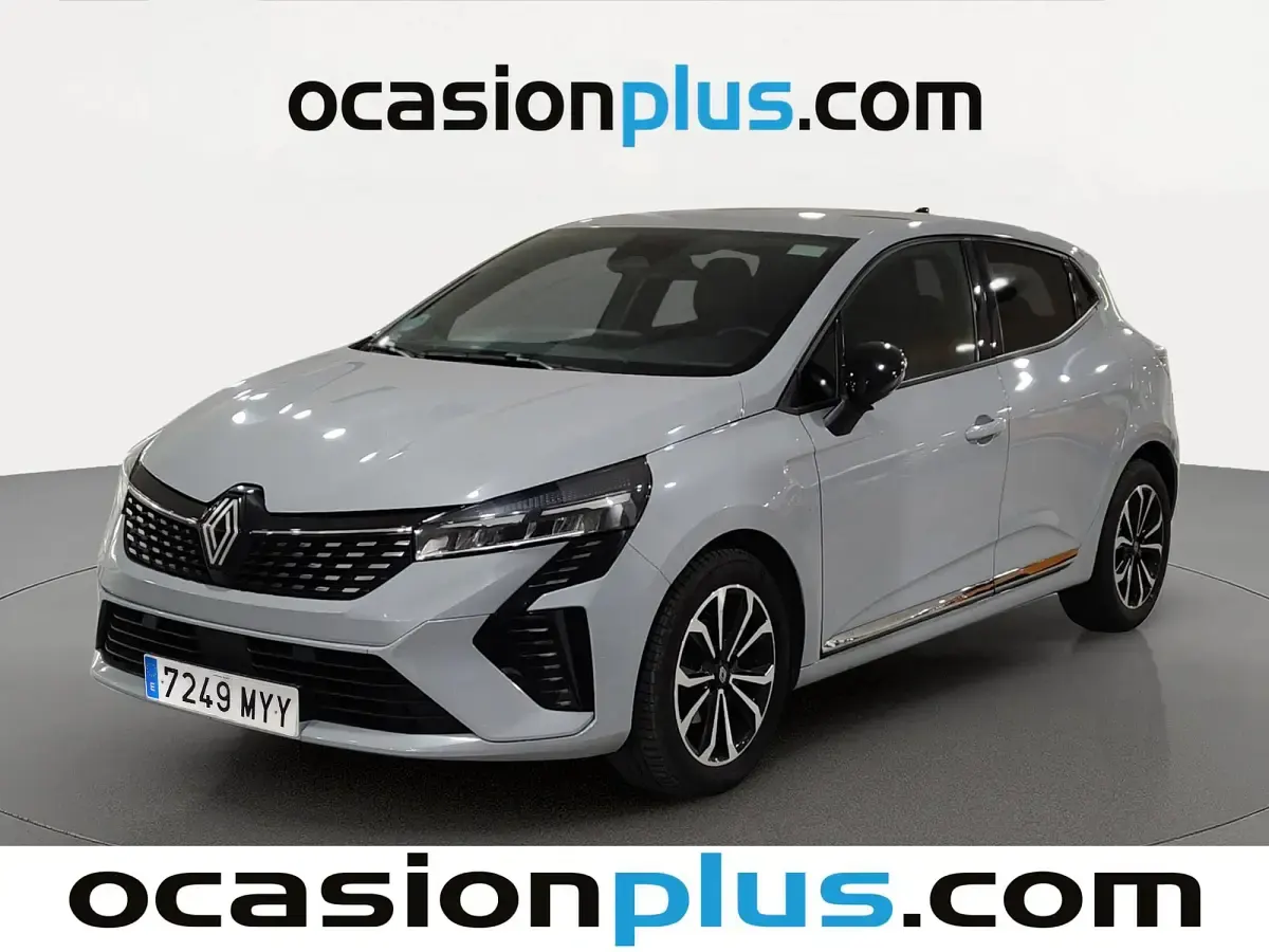 Usado Renault Clio Techno 91 CV (66 kW) 2025 Gris Utilitario