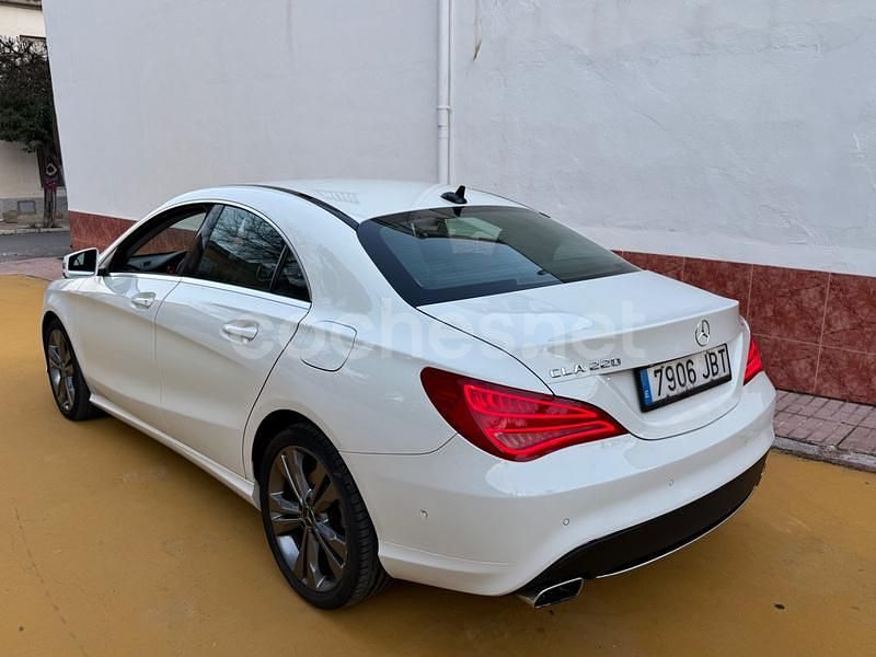 Usado Mercedes CLA220 Urban 177 CV (130 kW) 2015 Blanco Berlina