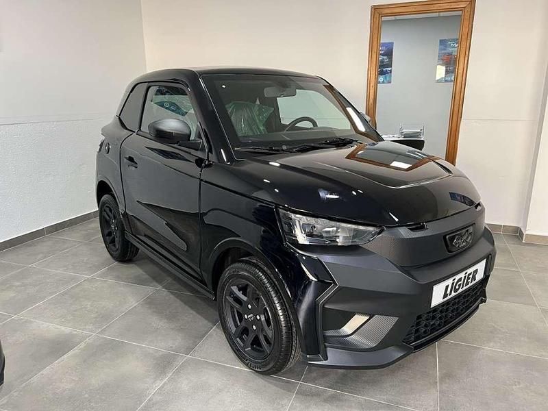 Nuevo Ligier JS50 2025 Negro Utilitario