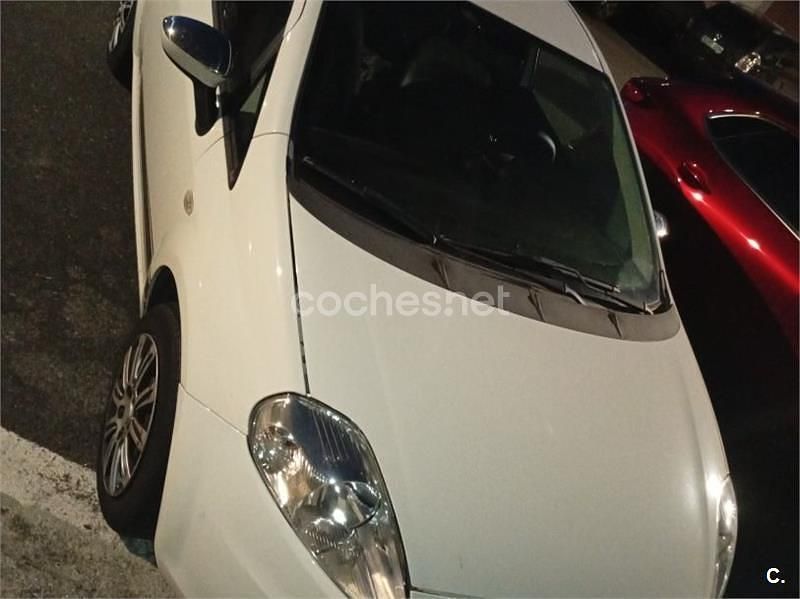 Blanco Usado 2009 Fiat Grande Punto Active Utilitario | 2500 € (Super precio) - Imagen 1/4