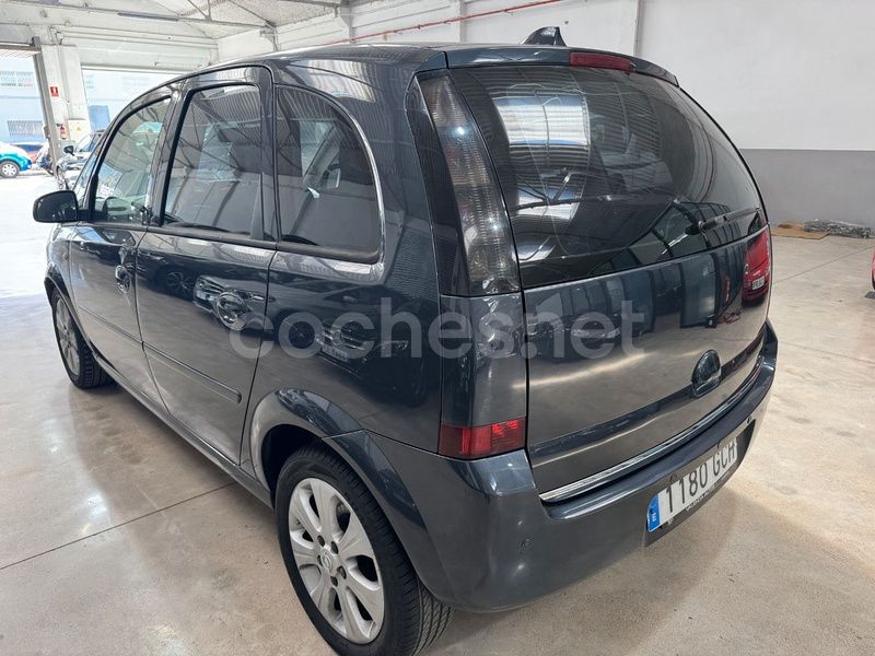 Usado Opel Meriva Cosmo 100 CV (73 kW) 2008 Gris Monovolumen