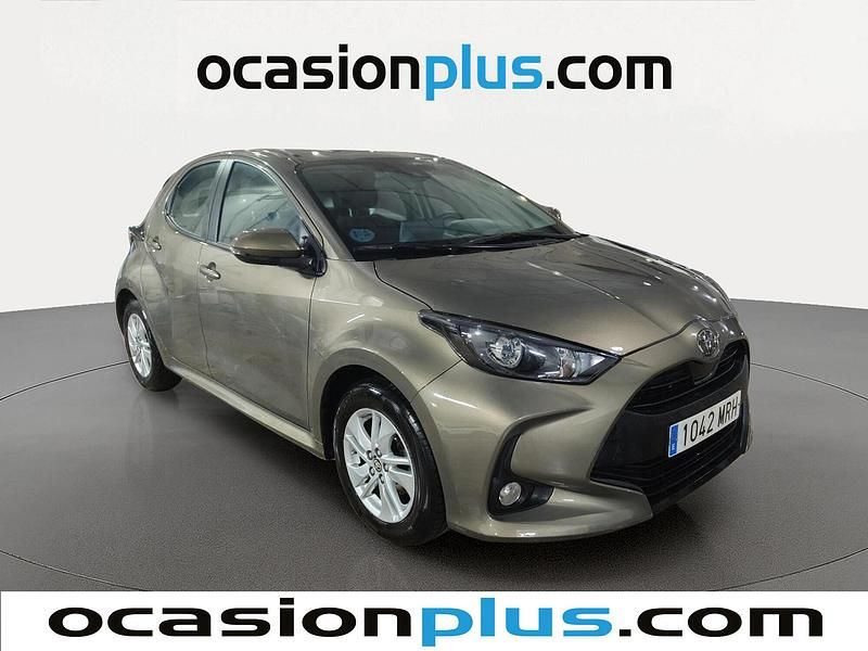 Usado Toyota Yaris Edition 125 CV (91 kW) 2024 Marrón Utilitario