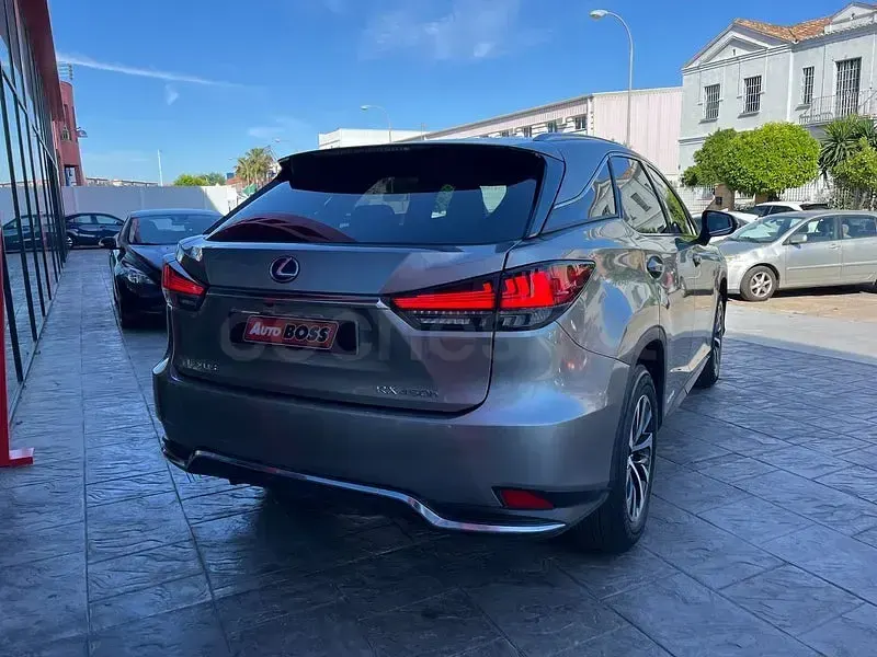 Usado Lexus RX450h Executive Line 313 CV (230 kW) 2021 Gris / plata SUV