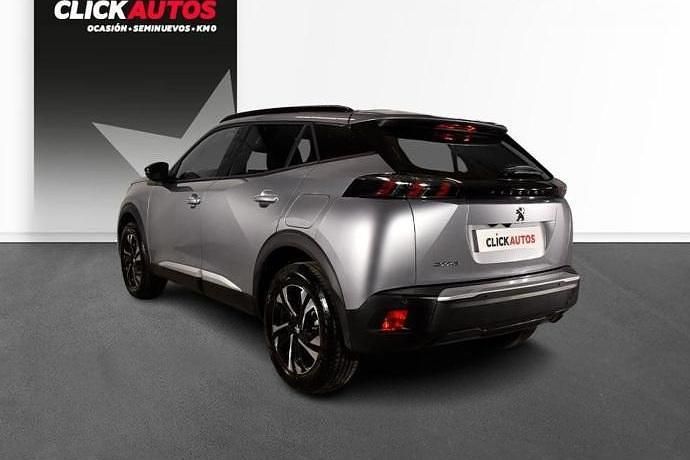 Usado Peugeot 2008 Allure 100 CV (73 kW) 2023 Negro SUV