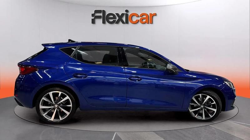 Usado Seat Leon FR 150 CV (110 kW) 2021 Azul Utilitario