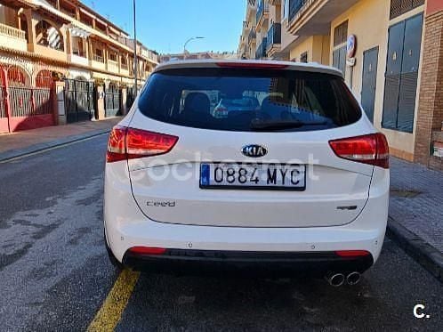 Usado Kia Ceed Sportswagon 136 CV (100 kW) 2015 Blanco Familiar