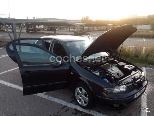 Negro Usado 2005 Seat Leon Sport Berlina | 2600 € (Super precio) - Imagen 1/4