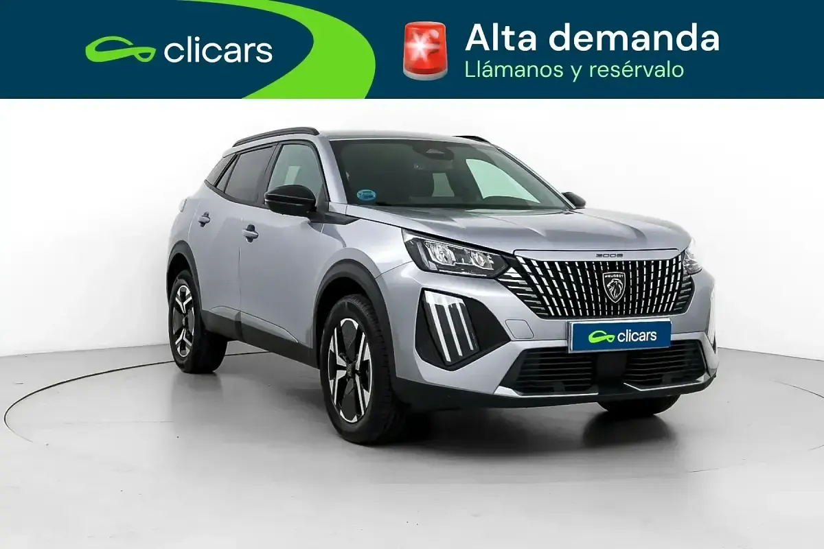Usado Peugeot 2008 Allure 136 CV (100 kW) 2025 Gris SUV