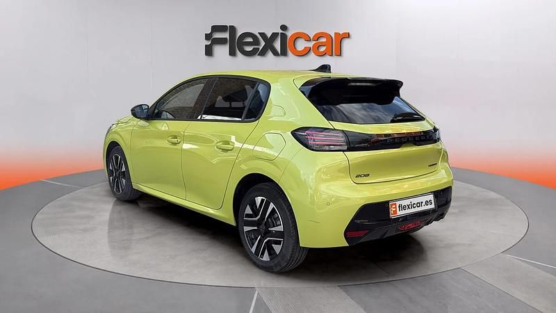 Usado Peugeot 208 Allure 110 CV (80 kW) 2025 Amarillo Utilitario