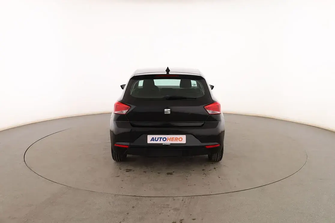 Usado Seat Ibiza Style Plus 80 CV (58 kW) 2019 Negro Utilitario