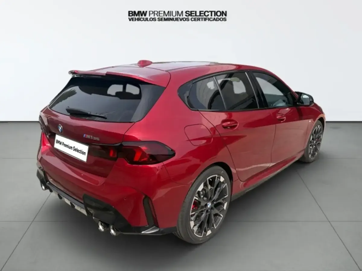 Usado BMW M135 Comfort Edition 300 CV (220 kW) 2026 Rojo Utilitario