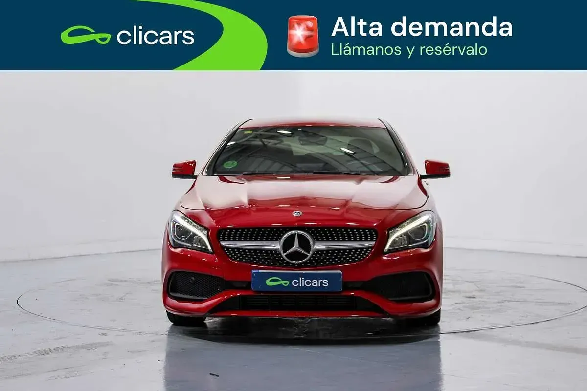 Usado Mercedes CLA180 122 CV (89 kW) 2018 Blanco Coupe