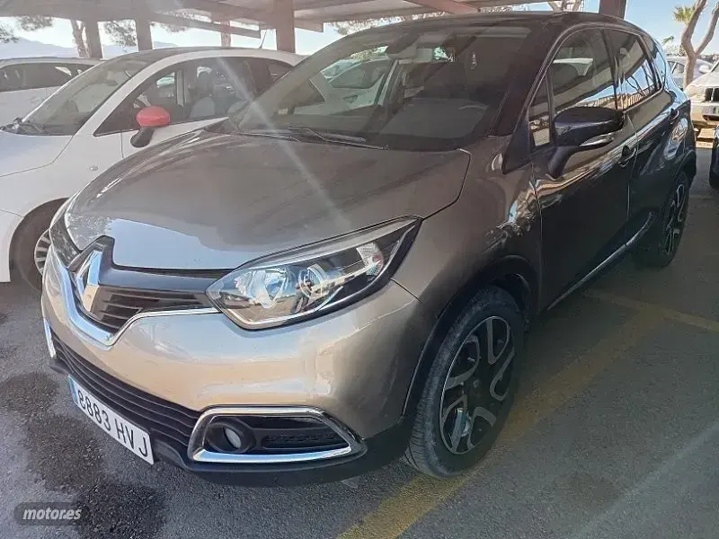 Usado Renault Captur 120 CV (88 kW) 2014 Marrón SUV