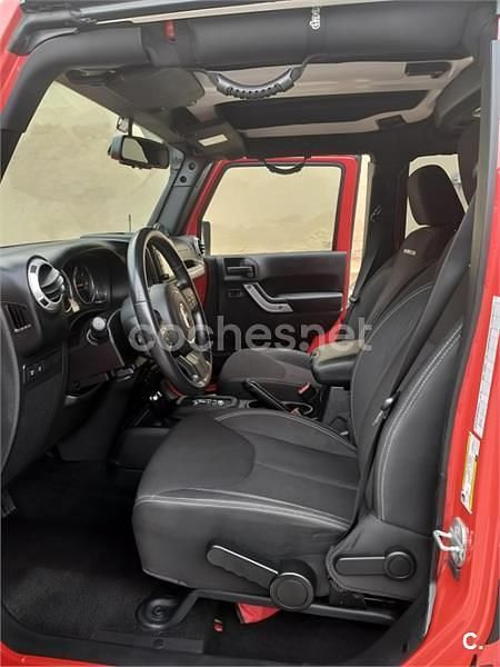 Usado Jeep Wrangler Unlimited Rubicon 200 CV (147 kW) 2014 Rojo SUV
