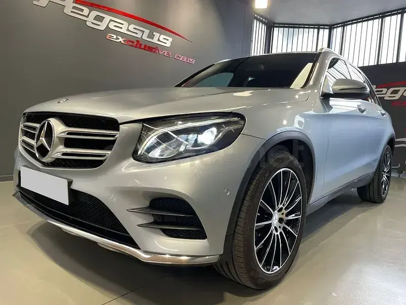 Usado Mercedes GLC220 AMG line 170 CV (125 kW) 2016 Gris / plata SUV