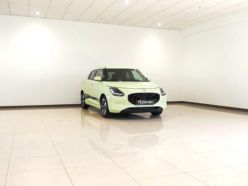 Usado Suzuki Swift 83 CV (61 kW) 2024 Amarillo Utilitario