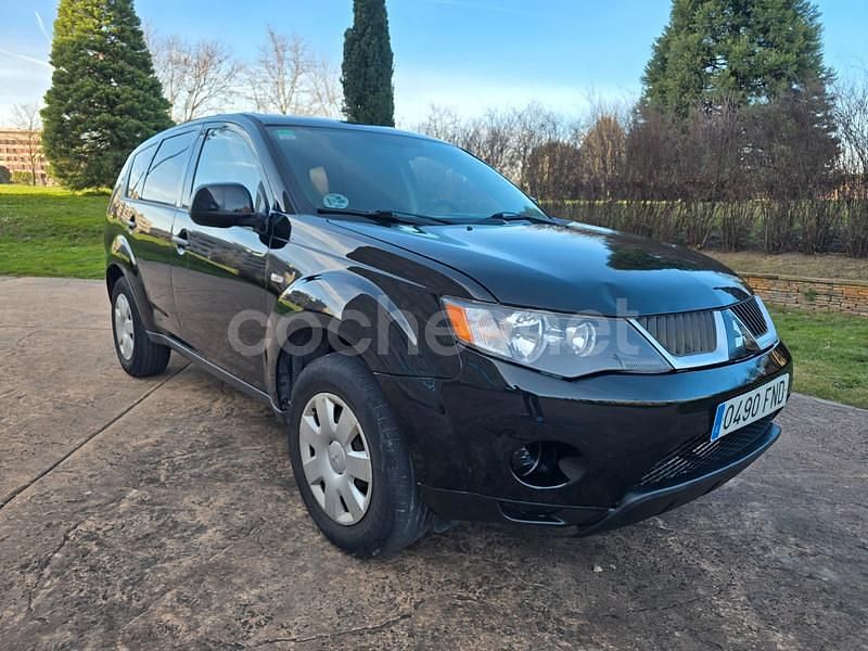 Usado Mitsubishi Outlander Intense 140 CV (102 kW) 2007 Negro SUV