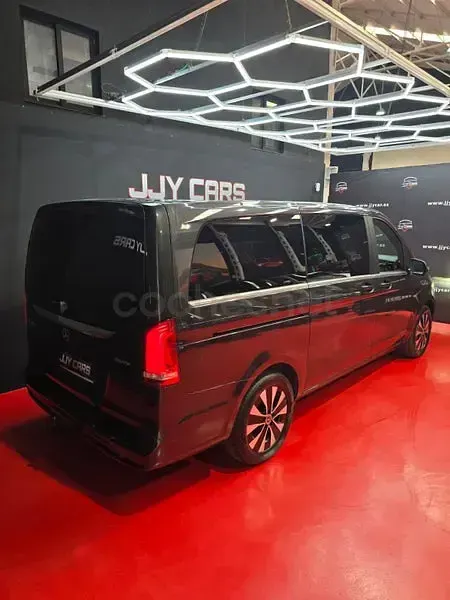Usado Mercedes V300 239 CV (175 kW) 2021 Negro Monovolumen