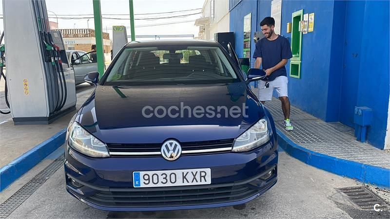 Usado VW Golf VII Advance 115 CV (84 kW) 2019 Azul Familiar