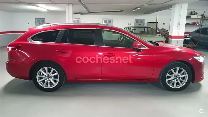 Usado Mazda 6 Style 150 CV (110 kW) 2017 Rojo Familiar