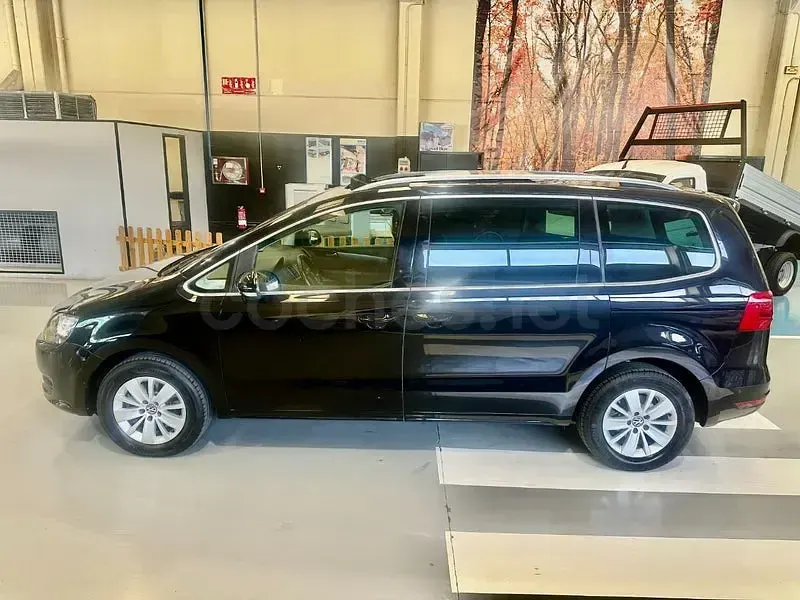 Usado VW Sharan Advance 140 CV (102 kW) 2015 Negro Monovolumen
