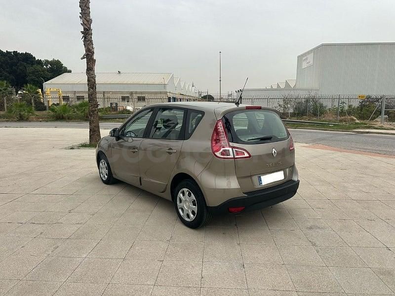 Usado Renault Scénic III Dynamique 110 CV (80 kW) 2011 Beige Monovolumen