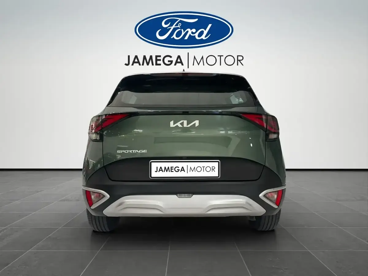 Usado Kia Sportage 150 CV (110 kW) 2022 Verde SUV