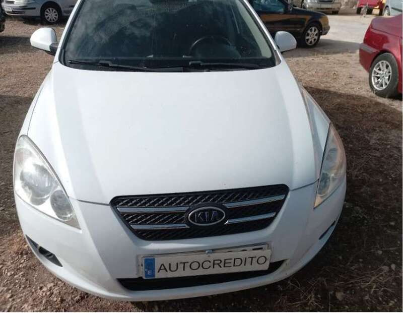 Negro Usado 2007 Kia Ceed Active Utilitario | 4600 € (Precio justo) - Imagen 1/2