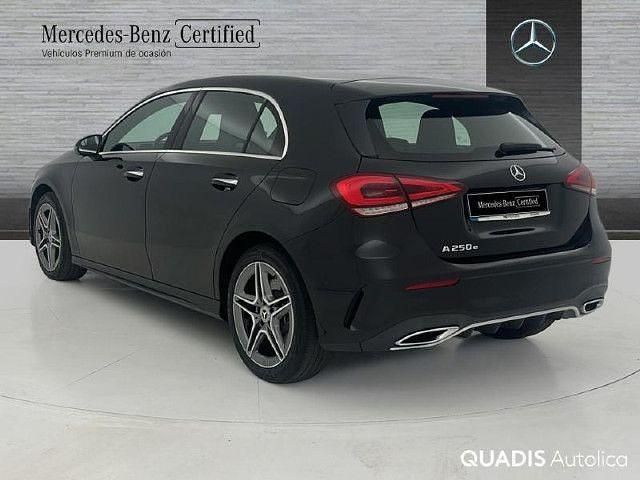 Usado Mercedes A250 AMG line 218 CV (160 kW) 2022 Negro cosmos