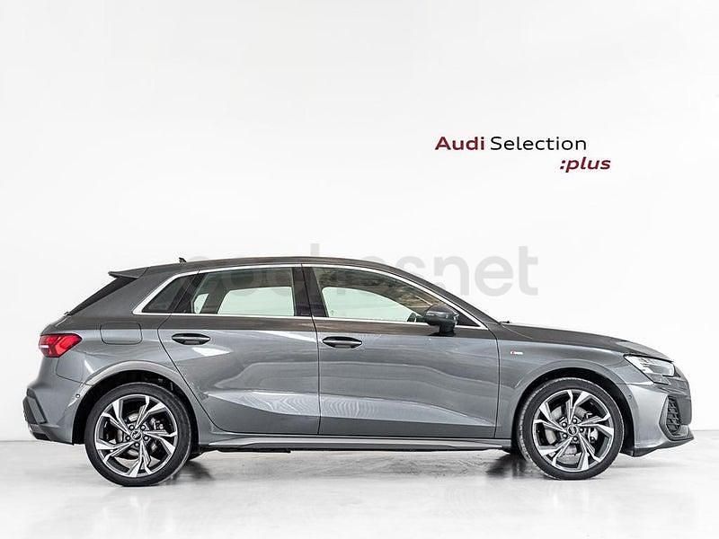 Usado Audi A3 S-Line 204 CV (150 kW) 2025 Gris / plata Berlina