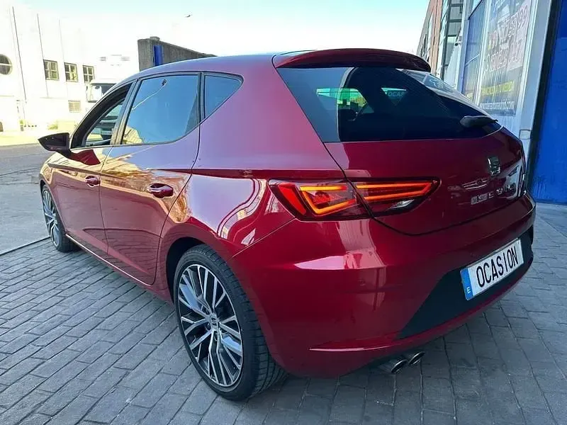 Usado Seat Leon XCELLENCE 150 CV (110 kW) 2017 Rojo Berlina