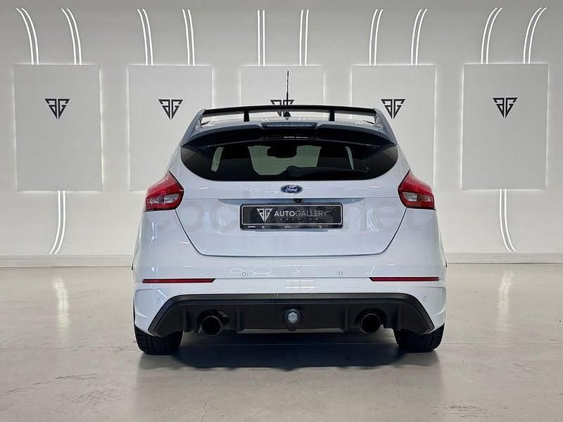 Usado Ford Focus RS 350 CV (257 kW) 2017 Blanco Berlina