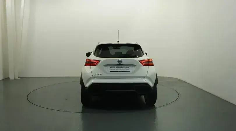 Usado Nissan Juke Acenta 114 CV (83 kW) 2022 Kori white (especial) monotono SUV