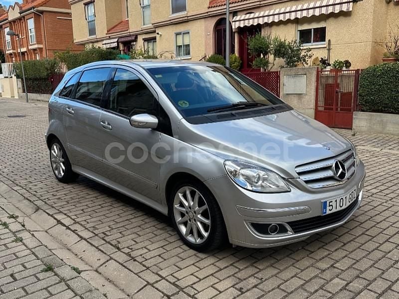 Gris / plata Usado 2009 Mercedes B180 Monovolumen | 5900 € (Precio justo) - Imagen 1/4
