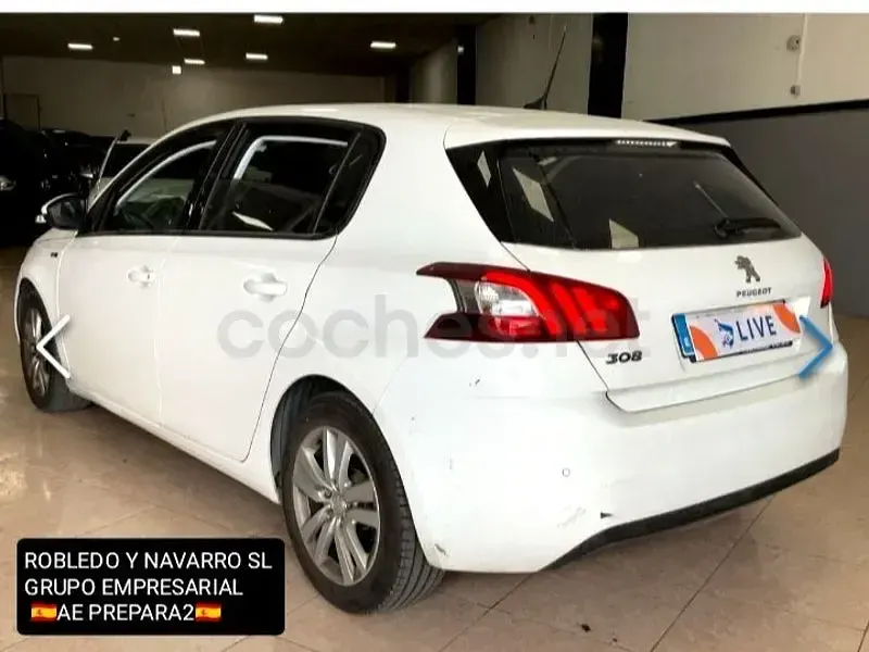 Usado Peugeot 308 Access 110 CV (80 kW) 2017 Blanco Berlina