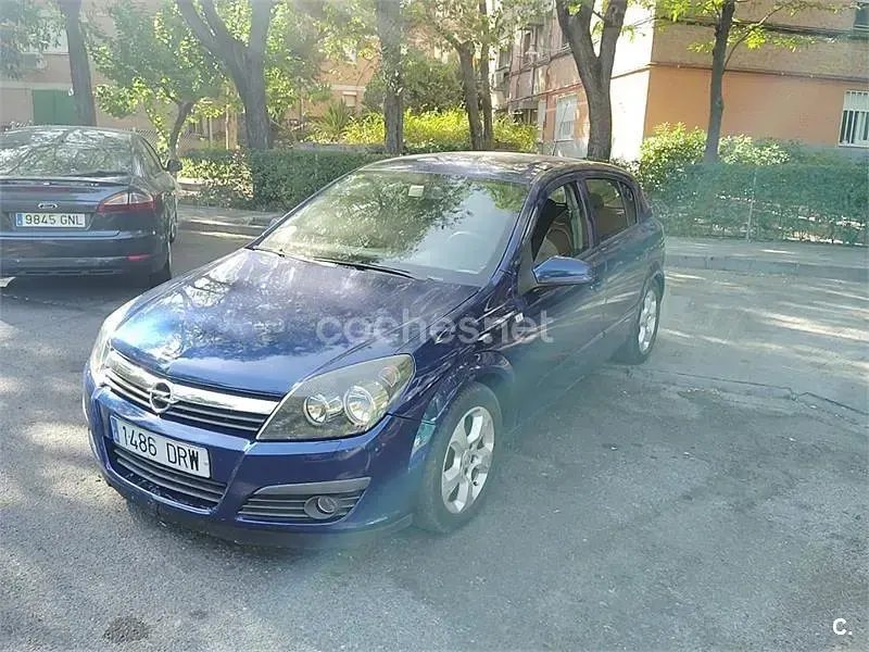 Usado Opel Astra Cosmo 100 CV (73 kW) 2006 Azul Berlina